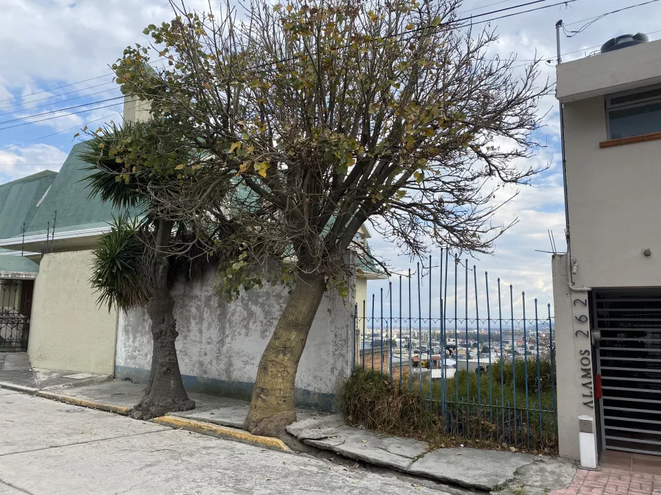 TERRENO EN VENTA EN LOMAS ALTAS TOLUCA ZONA RESIDENCIAL INCREIBLE VISTA