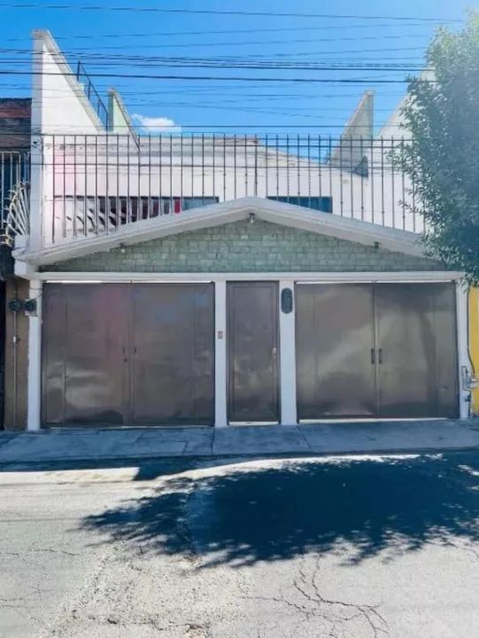 CASA BOSQUE DE FLAMBOYANES ATRACTIVA IUBICACIÓN EN LA ZONA METROPOLITANA DE TOLUCA